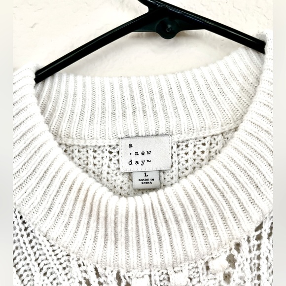 A New Day White Knit Puffy Sleeve Embroidered Sweater Size Large - Picture 5 of 5